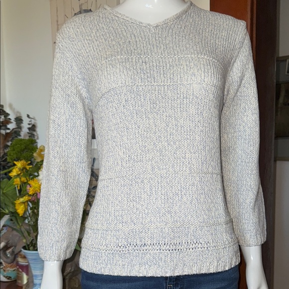 NWT northern reflections size small blue with cream Women's Cream Sweater - Picture 1 of 4